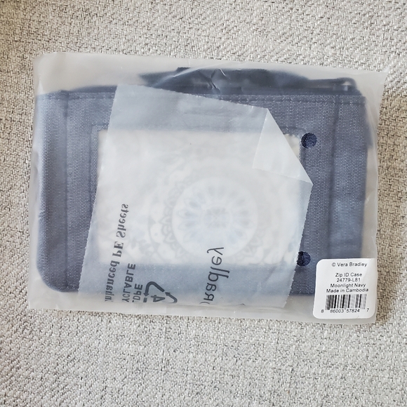 Vera Bradley Moonlight Navy Zip ID Case in Denim - Picture 3 of 4